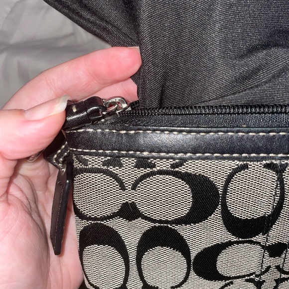 Authentic Coach Signature Black Cavan Leather Crossbody Messenger Bag - Picture 6 of 7